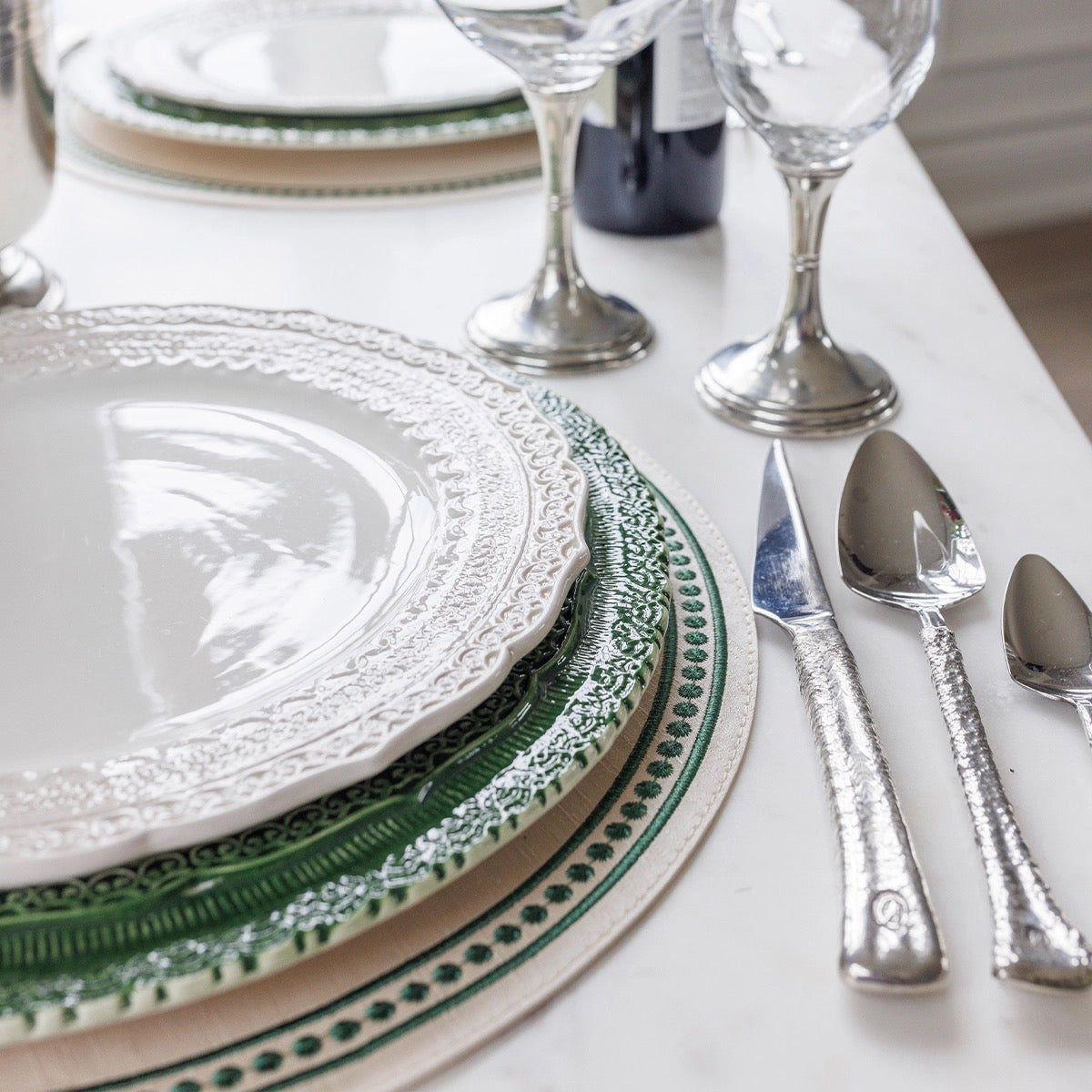 Perla Embroidered Coated Linen Placemat