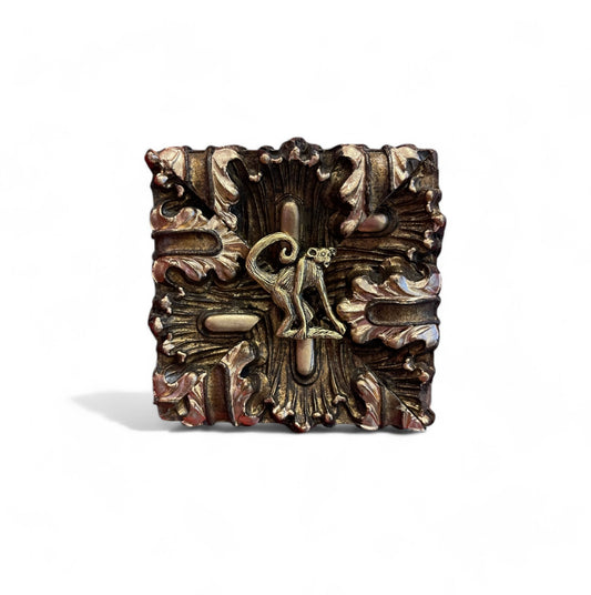 Ornamental Bee | Monkeys, Giraffes and Elephants